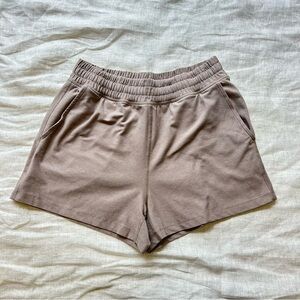 BEYOND YOGA
High Waisted Spacedye shorts size small